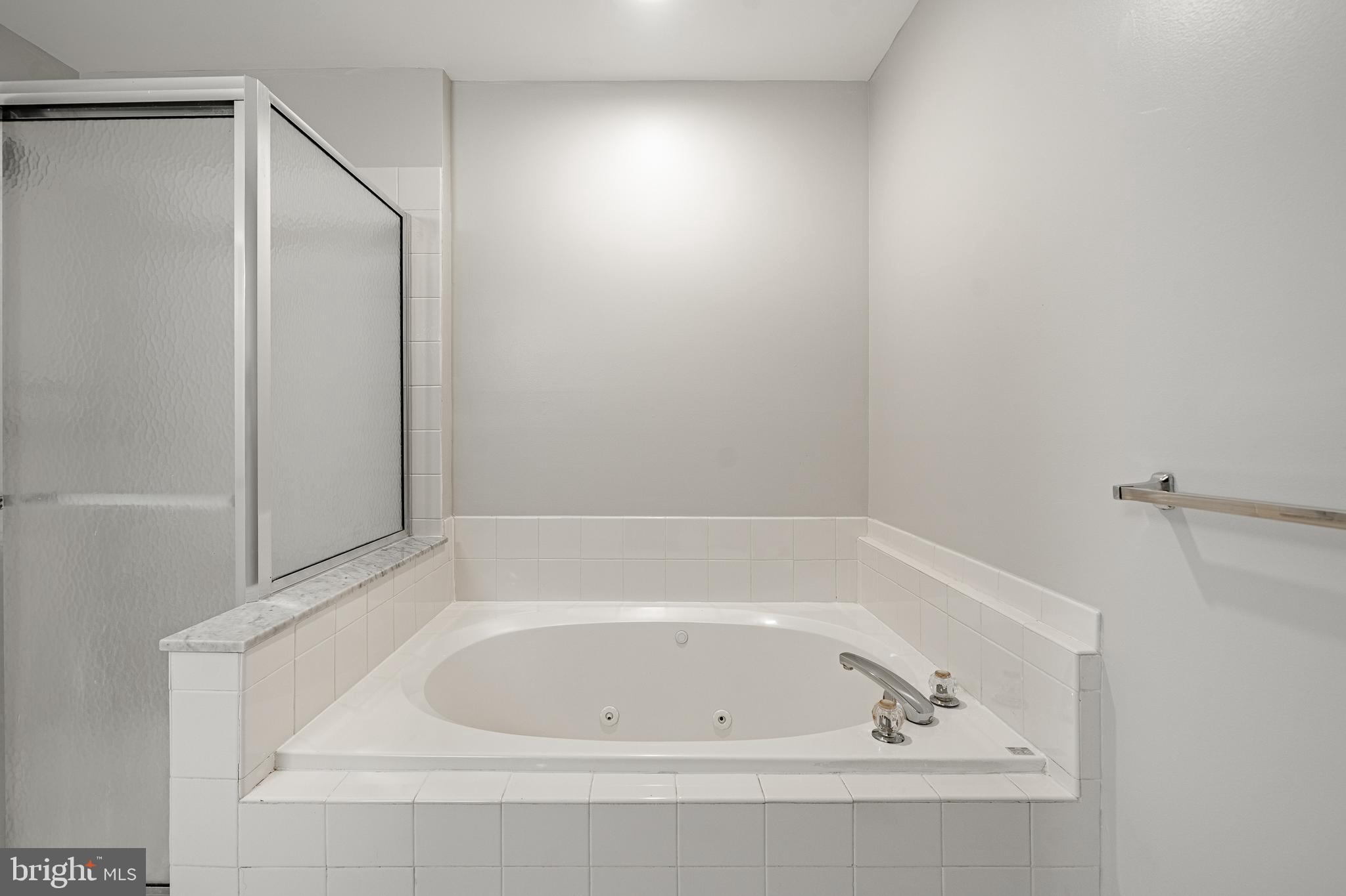 CHARLESTOWN OAKS - Residential