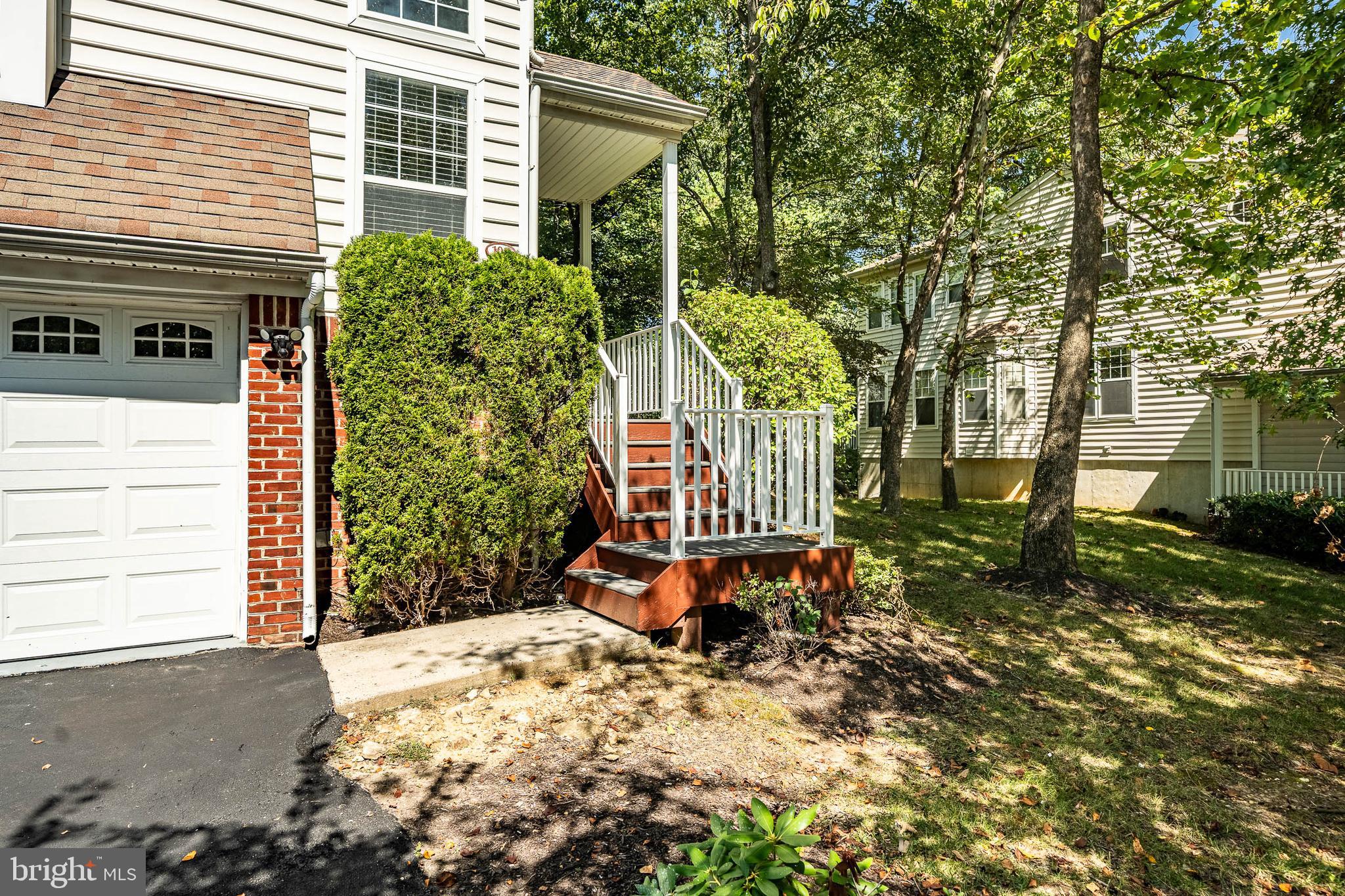 108 ELIZABETH COURT
