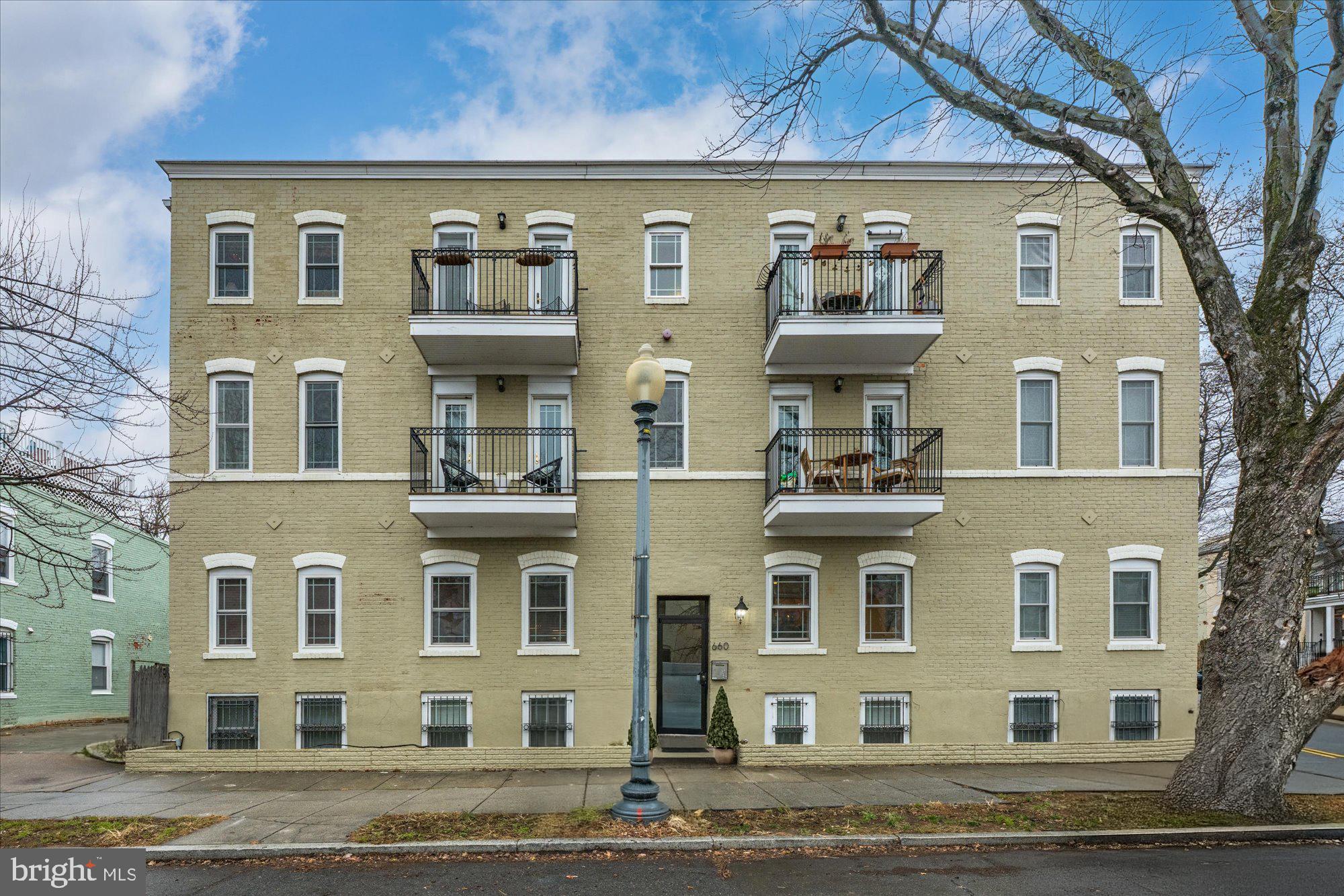 660 MORTON PLACE NE 5