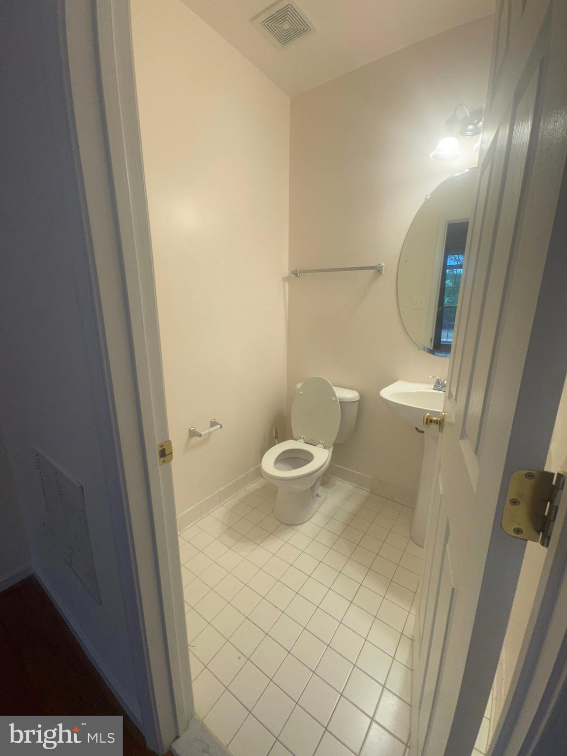 ASHBROOK VILLAGE - Residential Lease