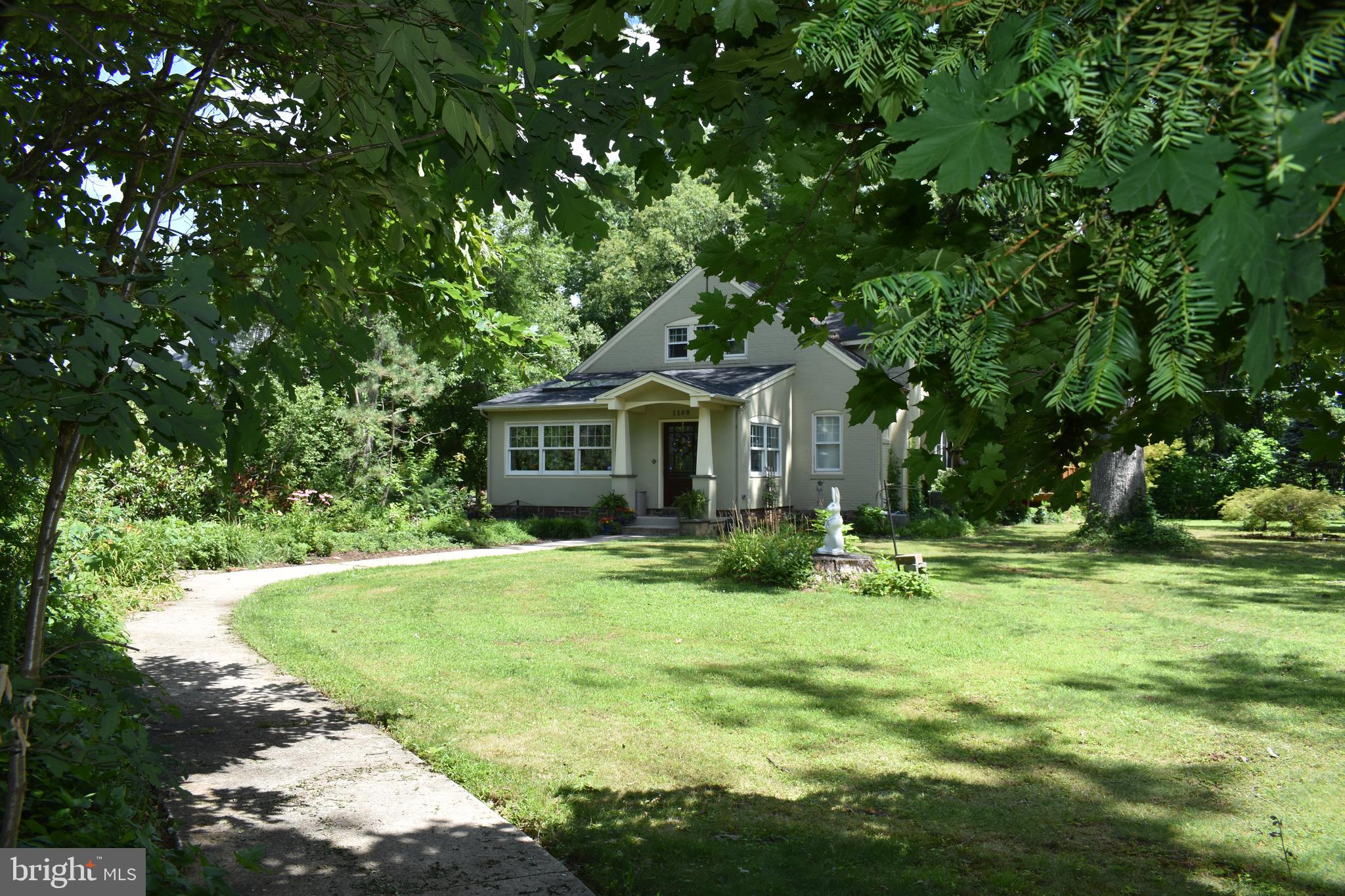 1109 FOREST AVENUE