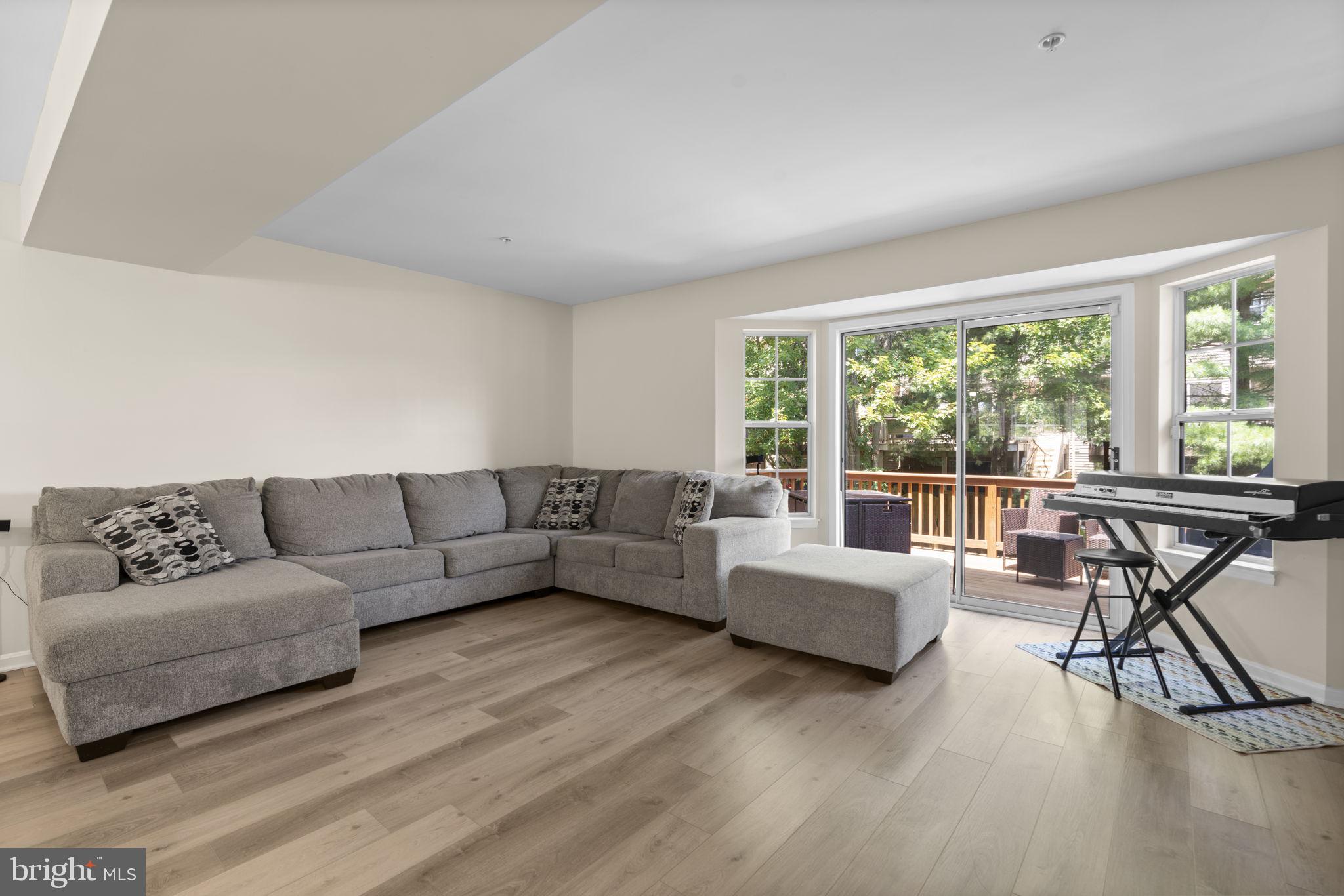 6207 YELLOW DAWN COURT