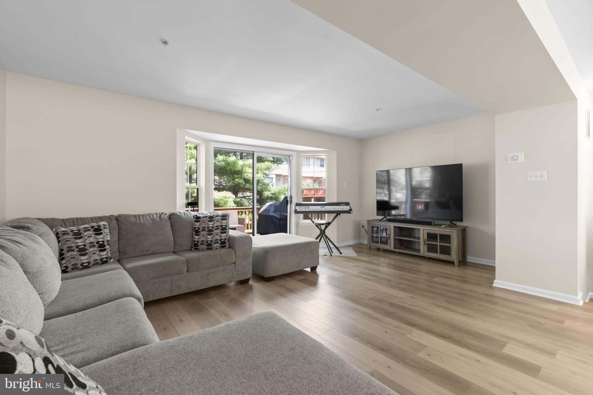 6207 YELLOW DAWN COURT