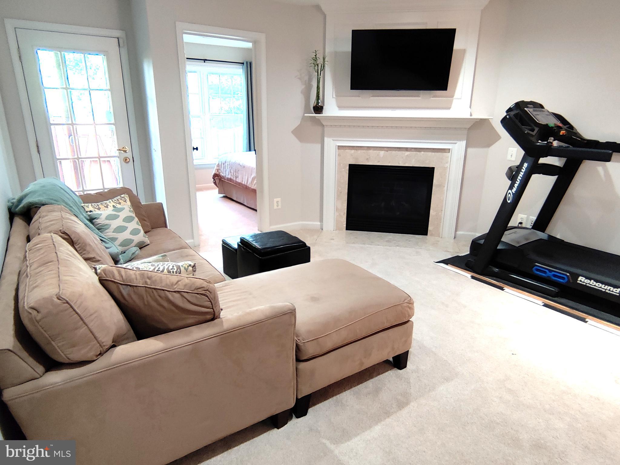 OVERLOOK - Residential Lease