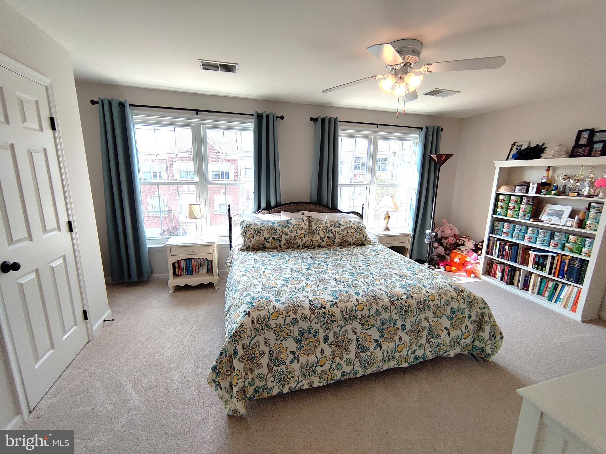 OVERLOOK - Residential Lease