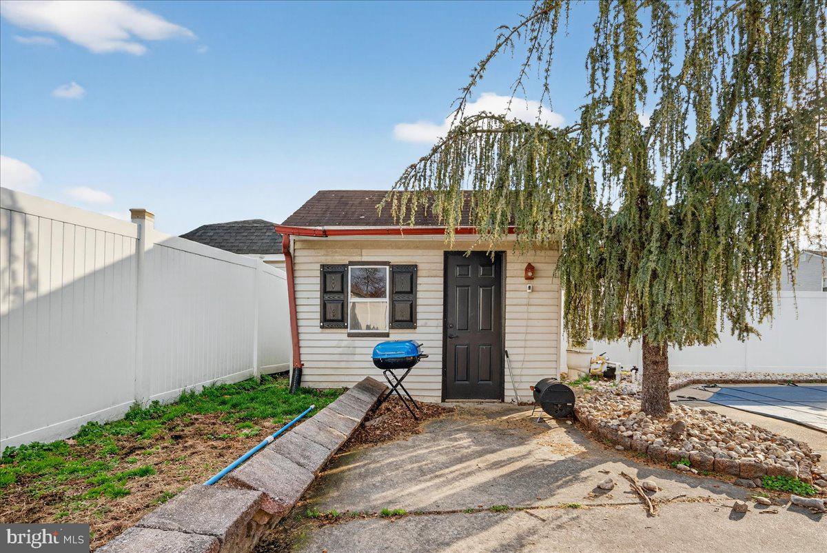 FAIRLESS HILLS - Residential