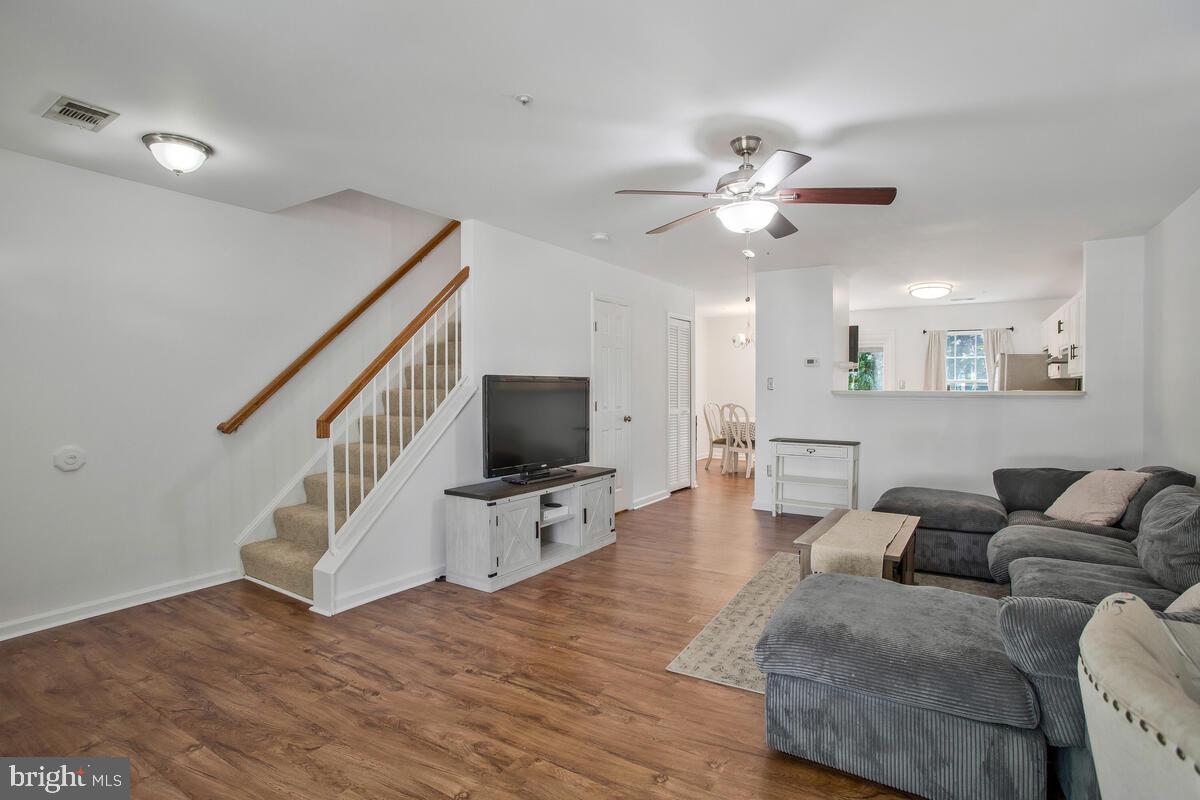 CEDAR GROVE AT CROFTON - Residential