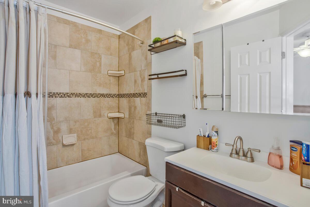 CEDAR GROVE AT CROFTON - Residential