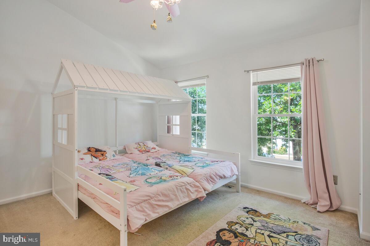 CEDAR GROVE AT CROFTON - Residential