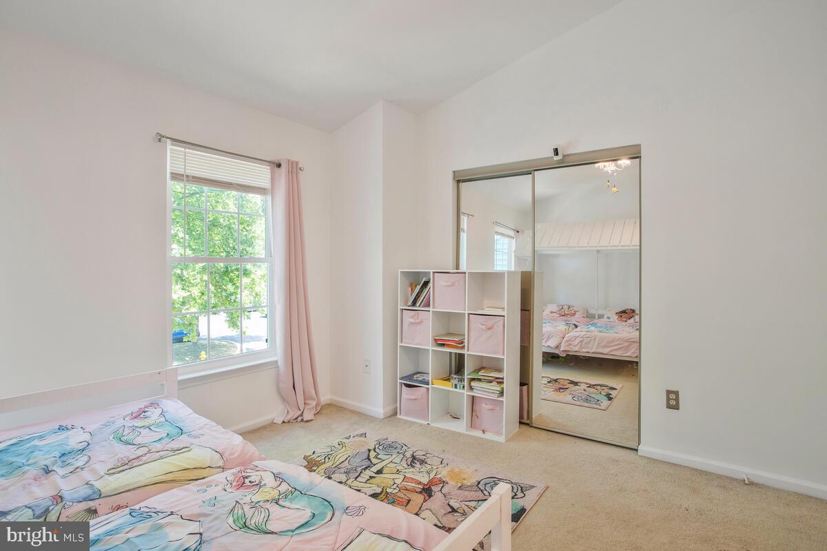 CEDAR GROVE AT CROFTON - Residential