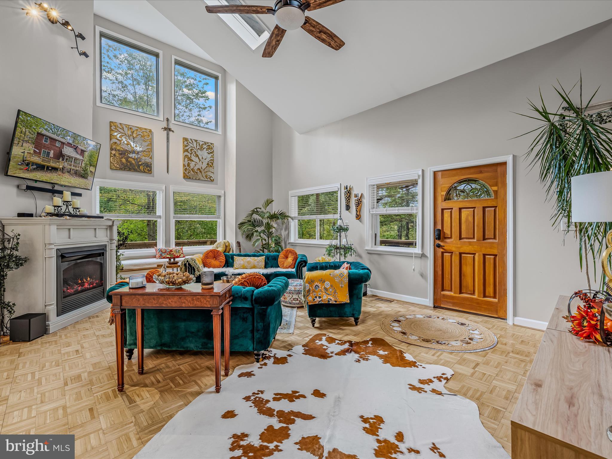 HUNGARIAN MT. TABOR - Residential