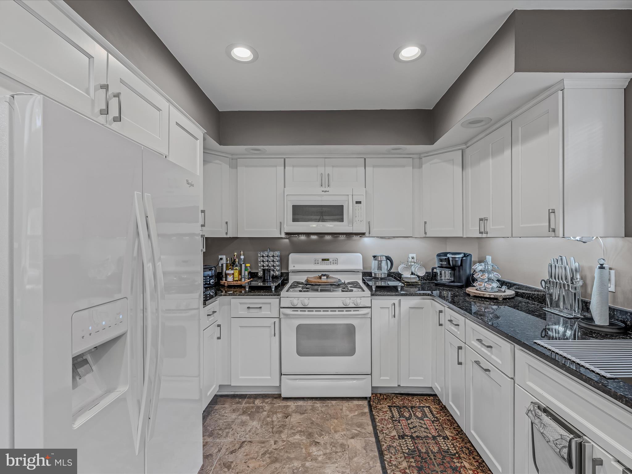 HUNGARIAN MT. TABOR - Residential