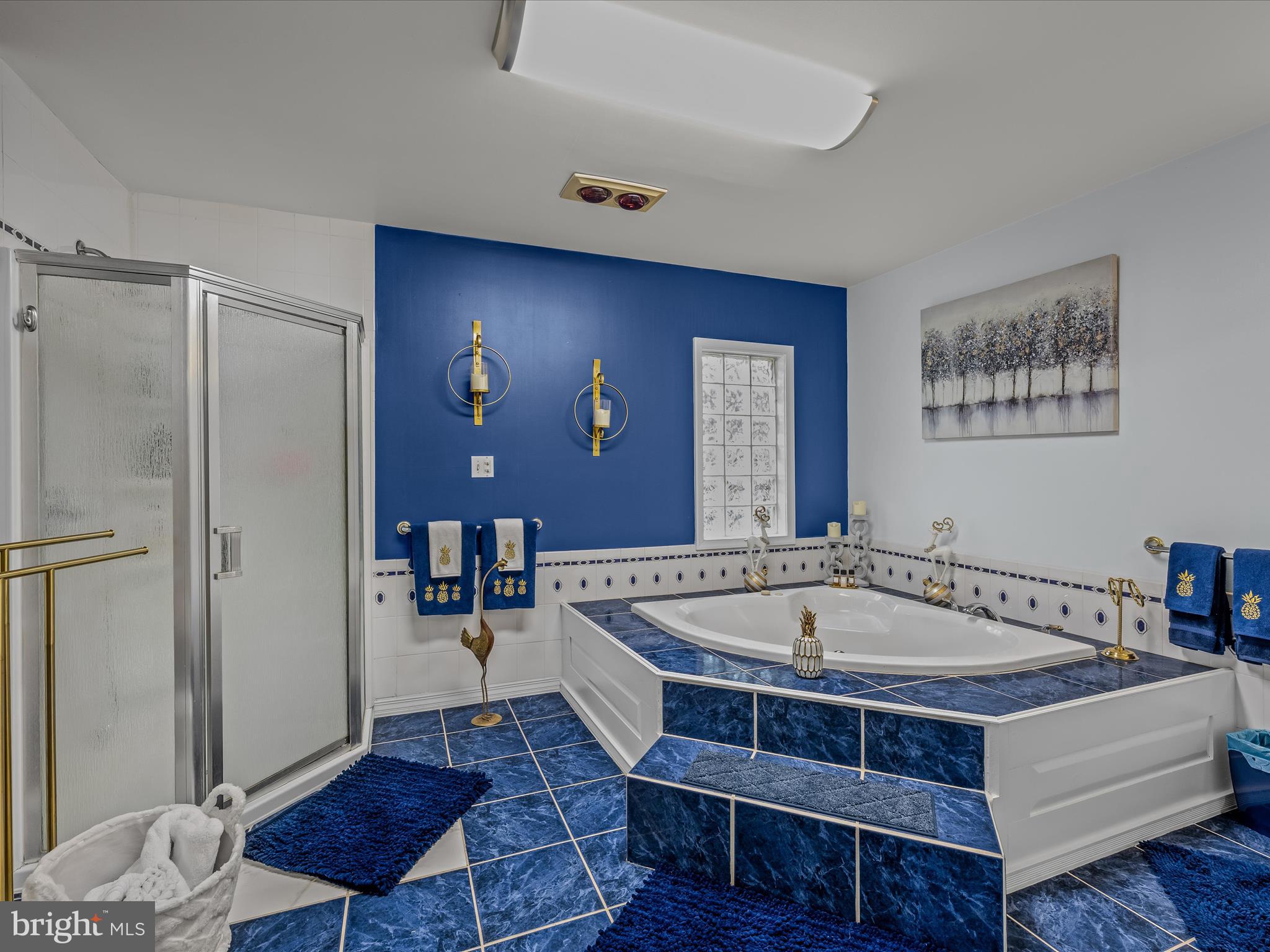 HUNGARIAN MT. TABOR - Residential