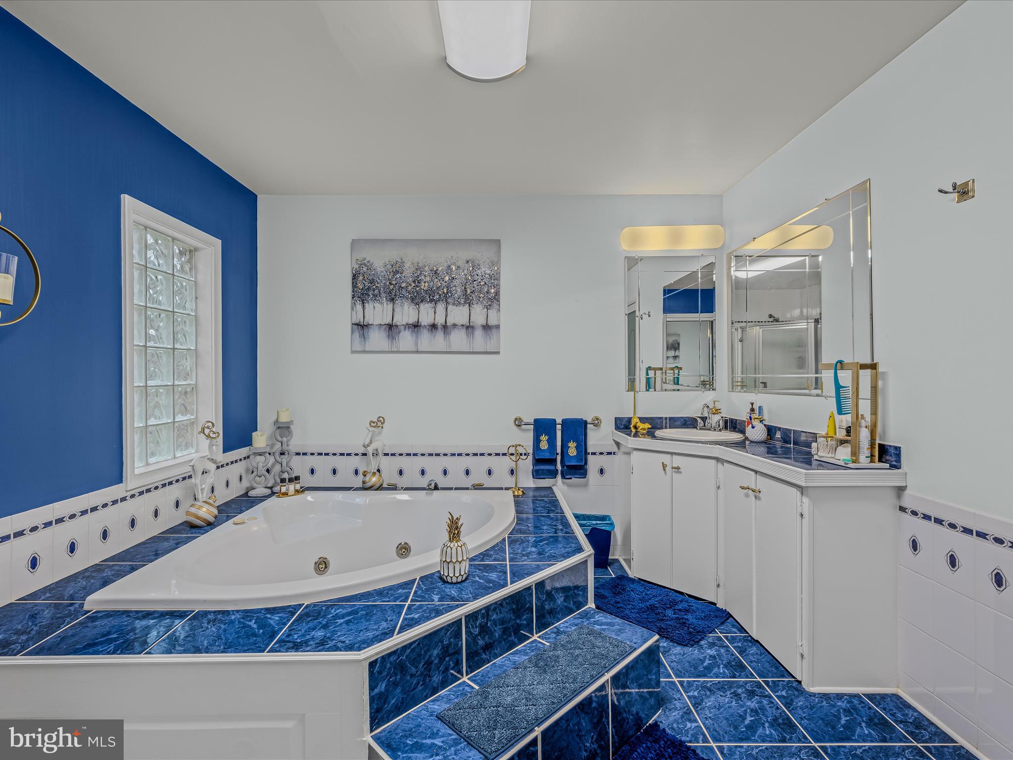 HUNGARIAN MT. TABOR - Residential