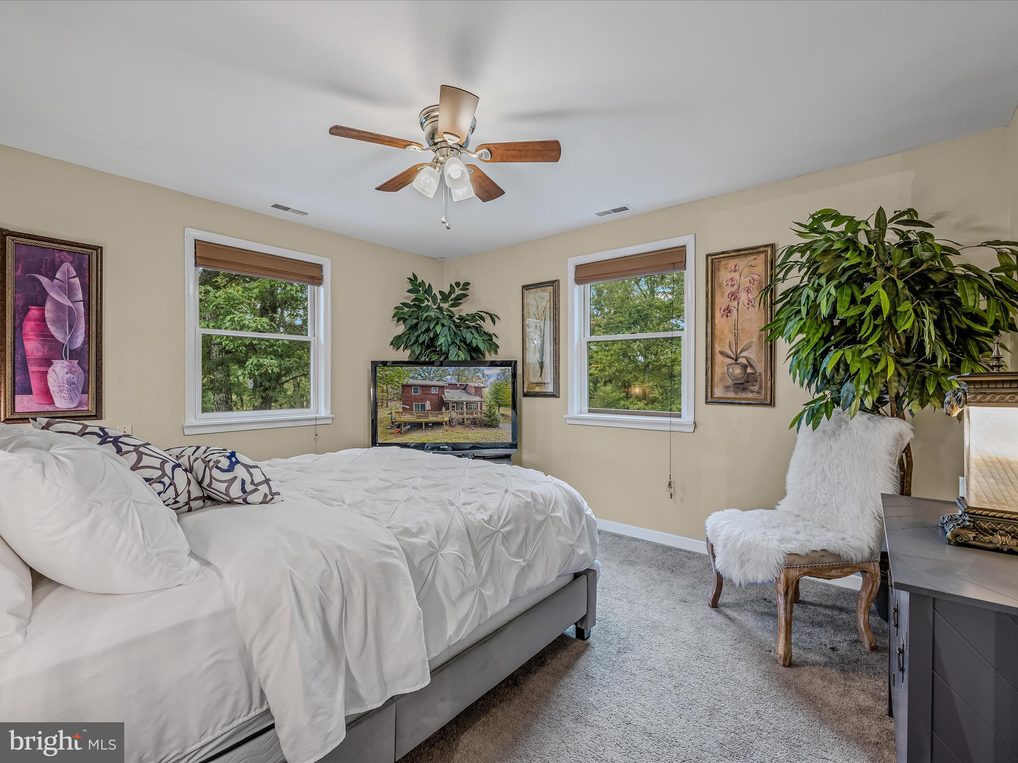 HUNGARIAN MT. TABOR - Residential