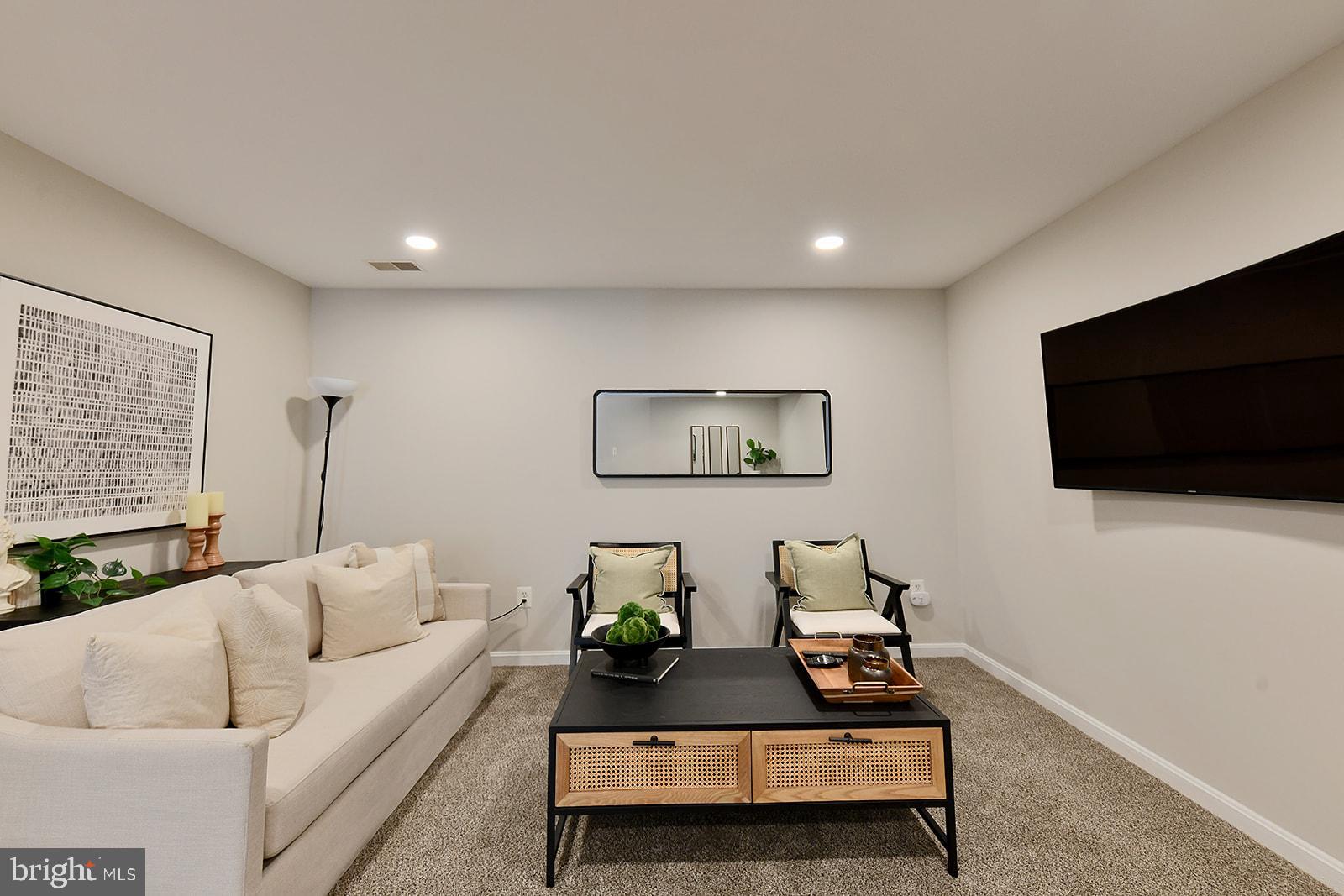 RUSSETT GREEN - Residential