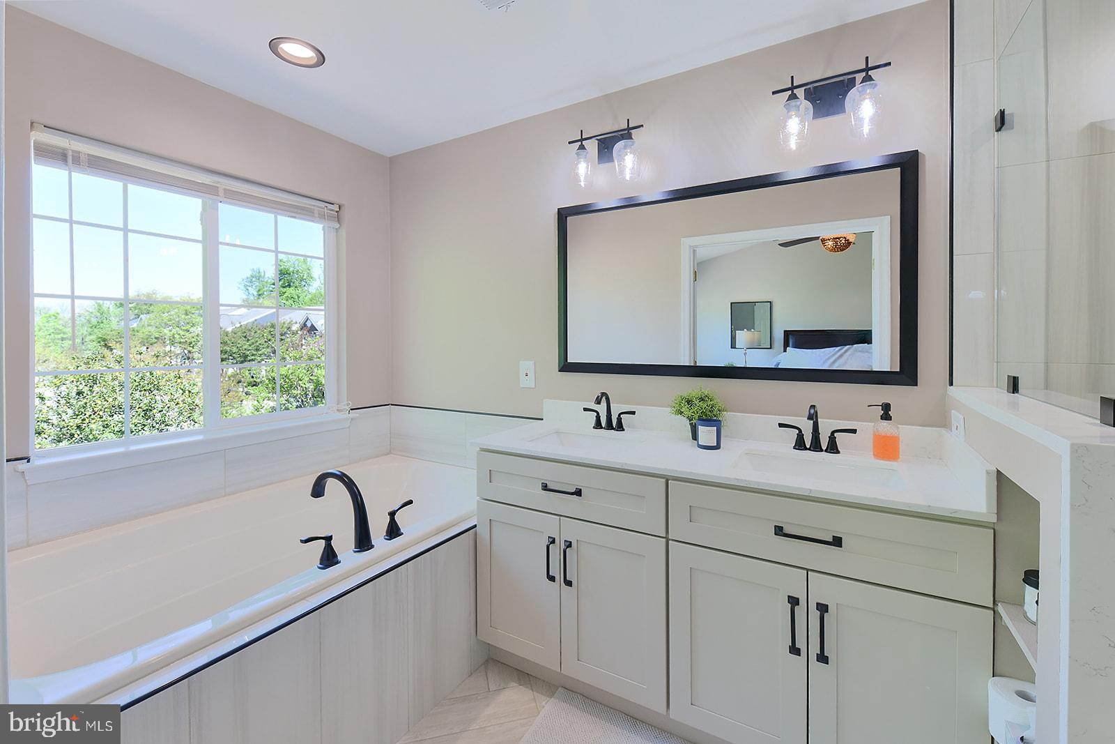 RUSSETT GREEN - Residential