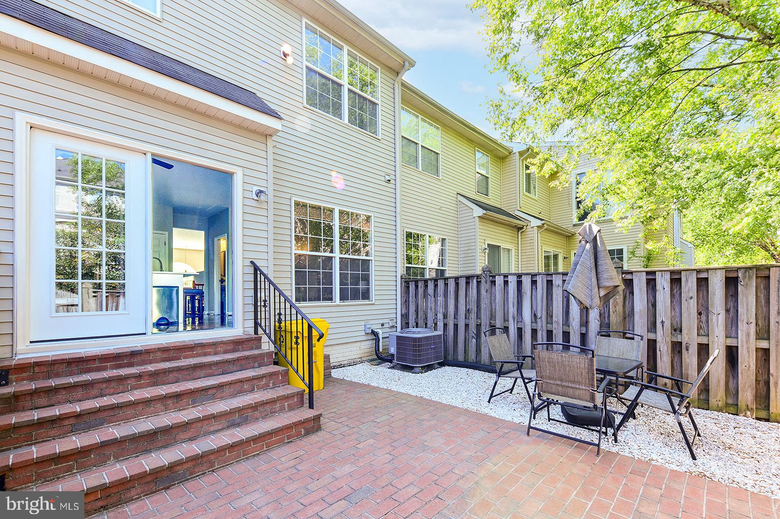 RUSSETT GREEN - Residential