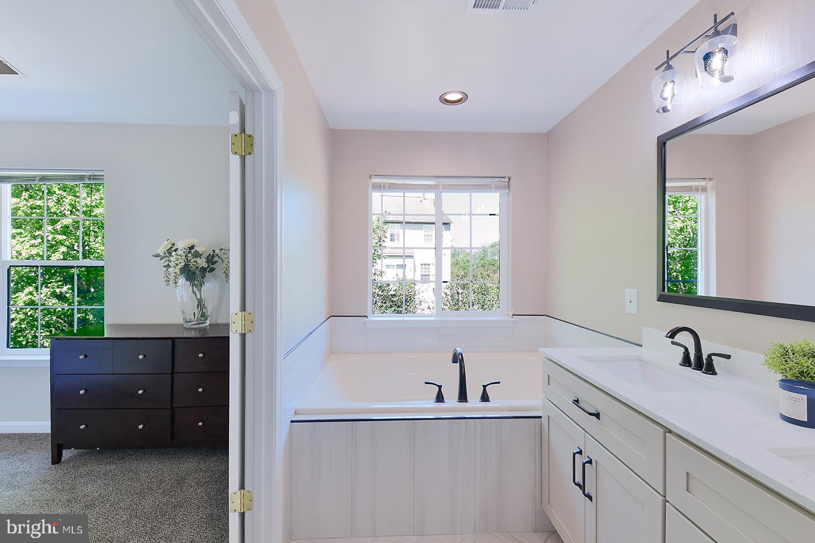 RUSSETT GREEN - Residential