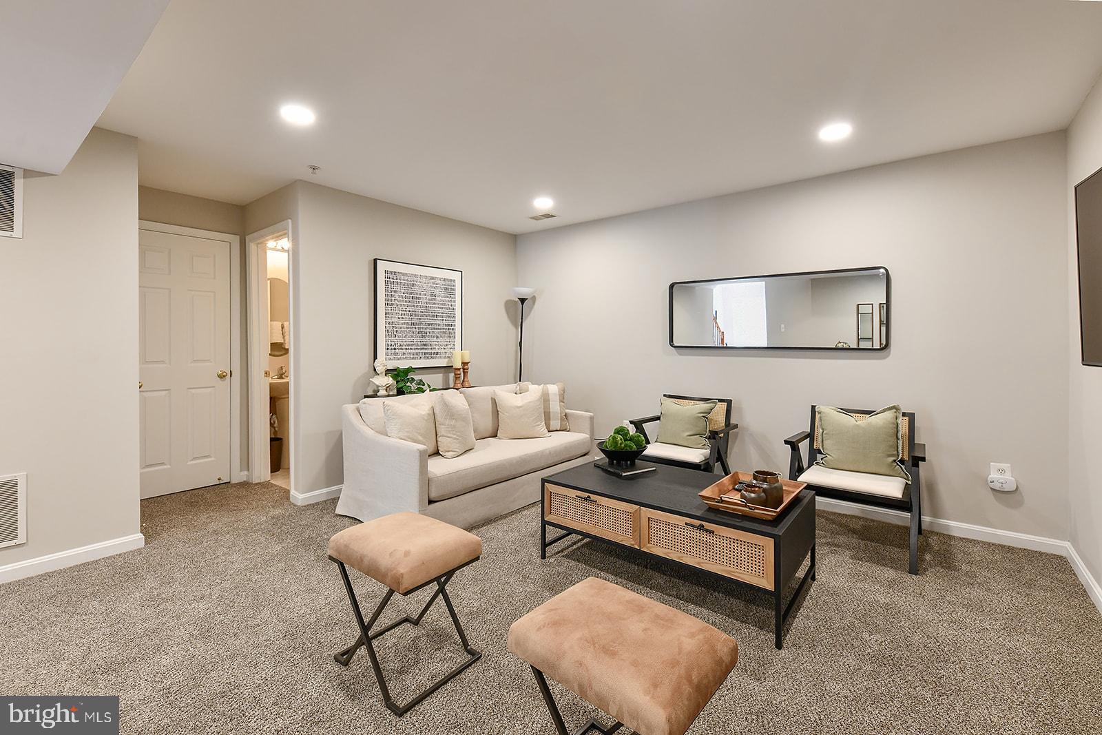 RUSSETT GREEN - Residential