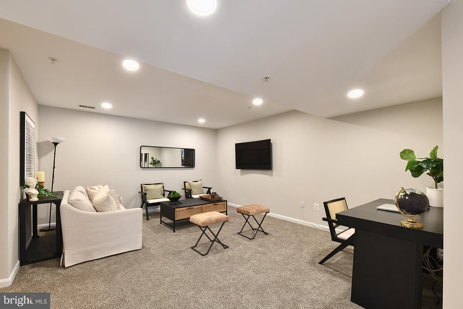 RUSSETT GREEN - Residential