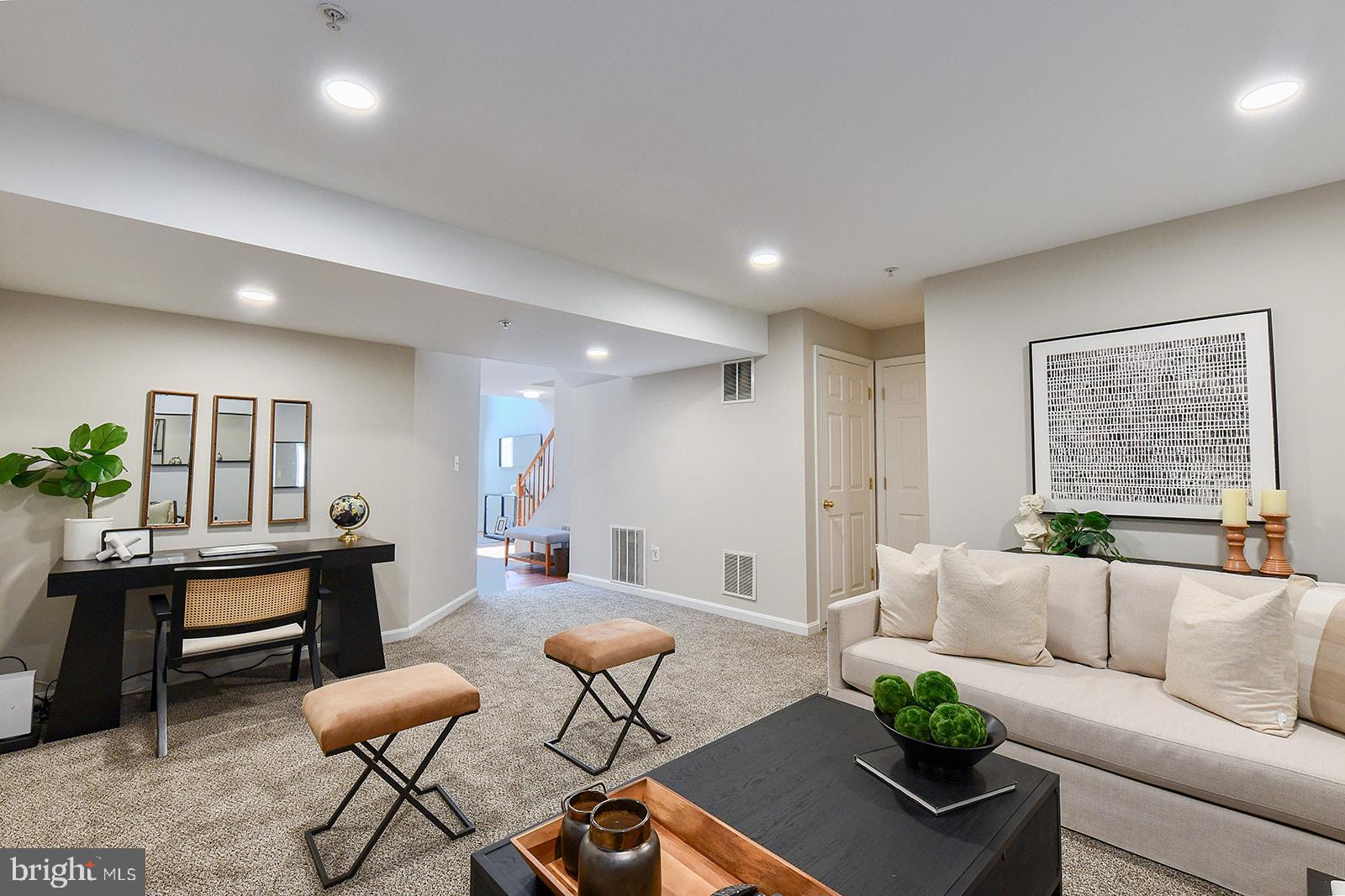 RUSSETT GREEN - Residential