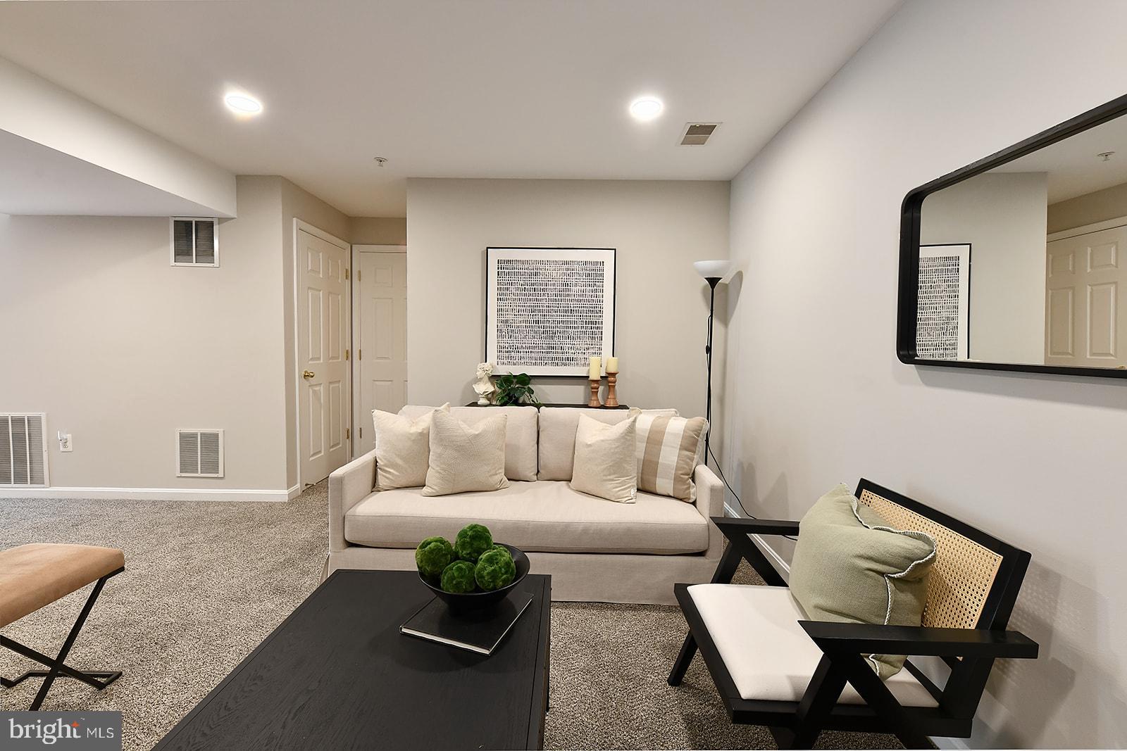 RUSSETT GREEN - Residential