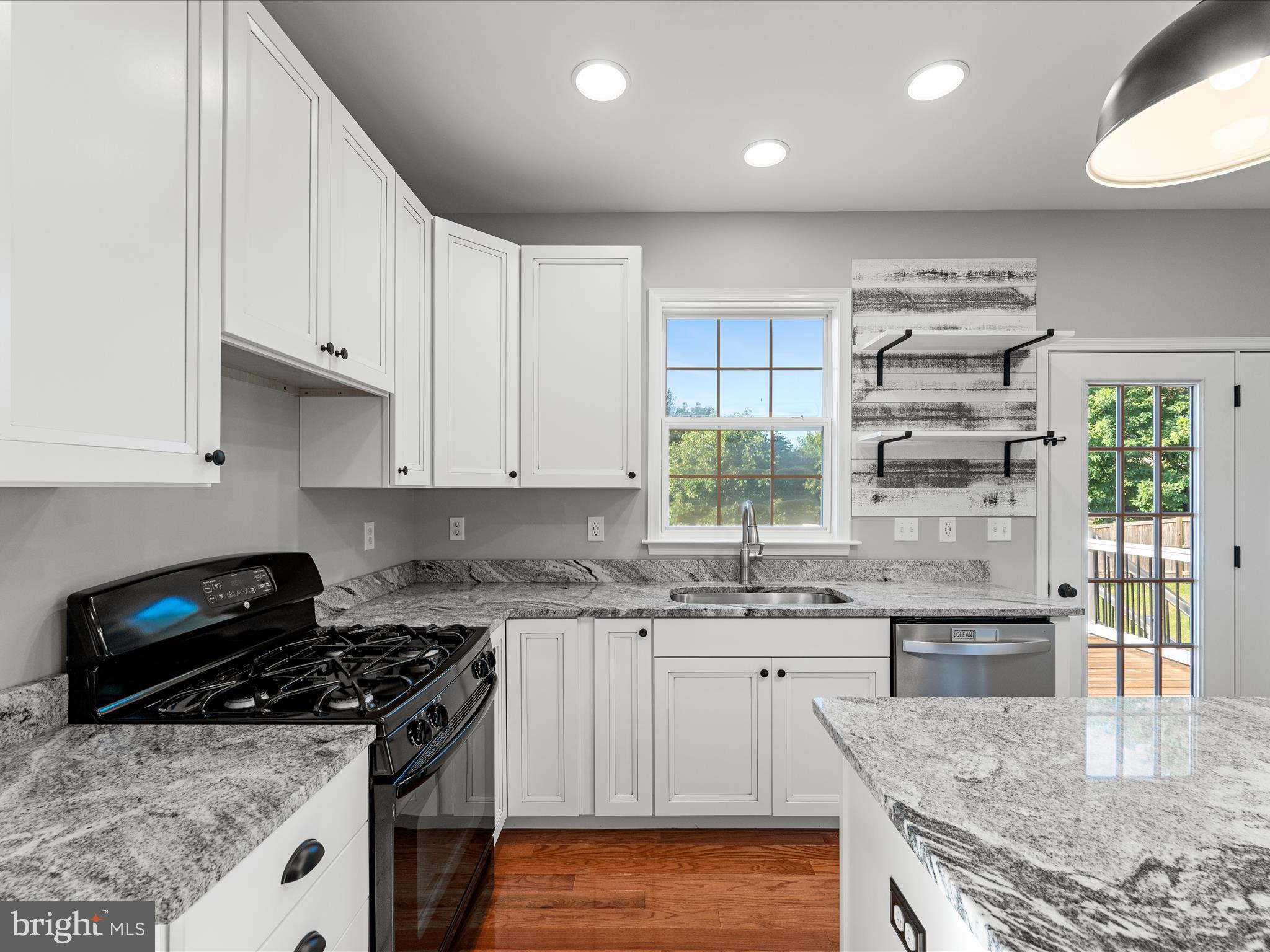 STAR FORT - Residential