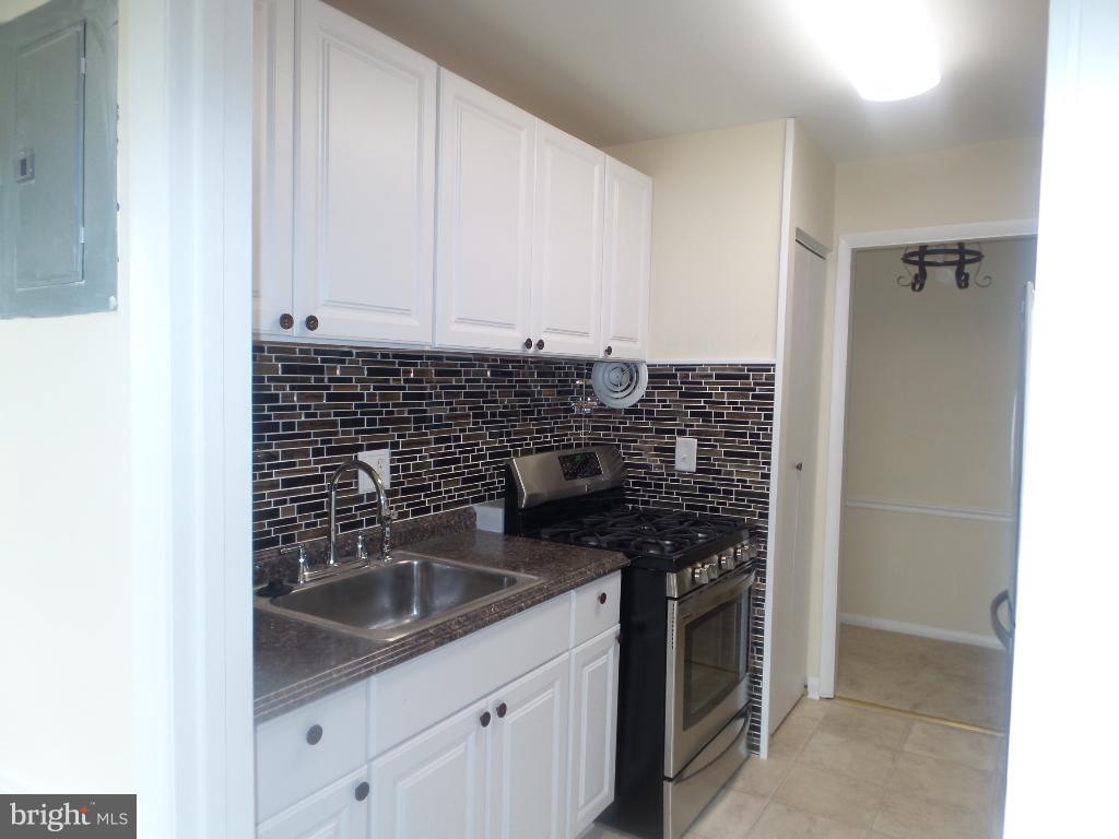 MARLOW TOWERS CONDOMINIUMS - Residential