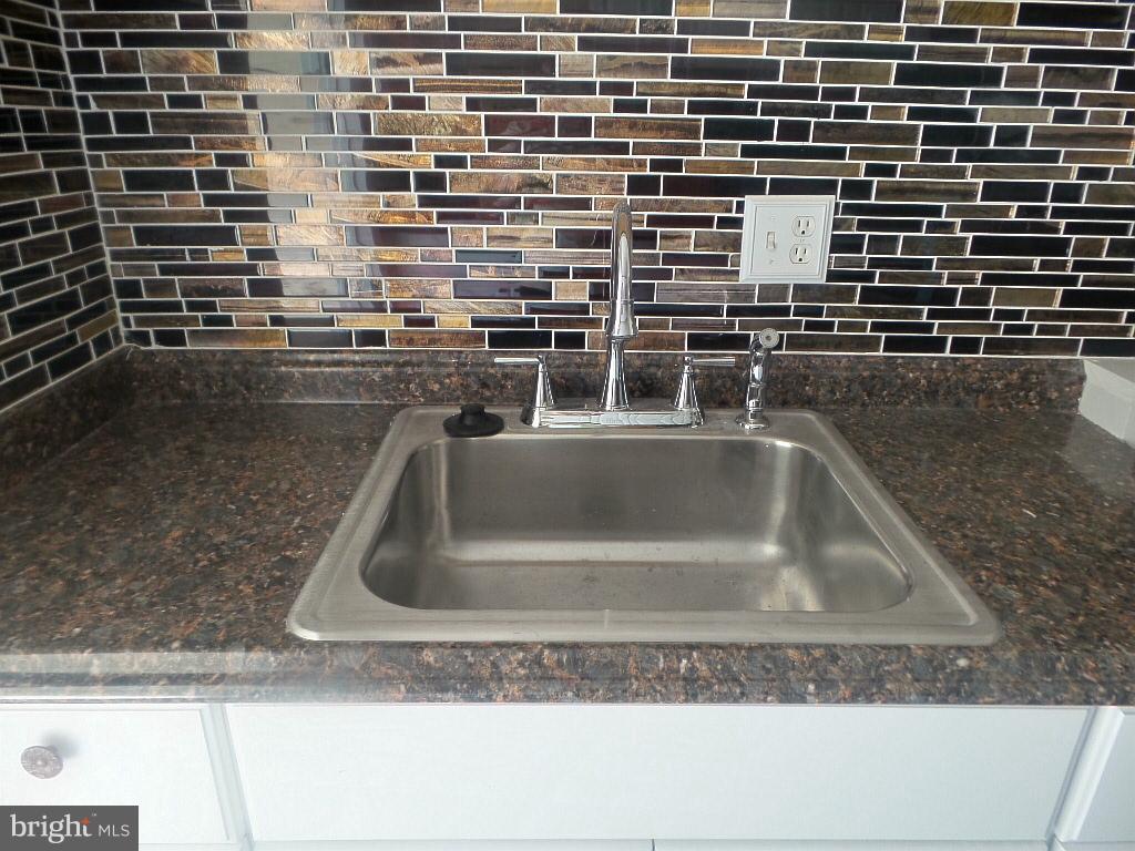 MARLOW TOWERS CONDOMINIUMS - Residential