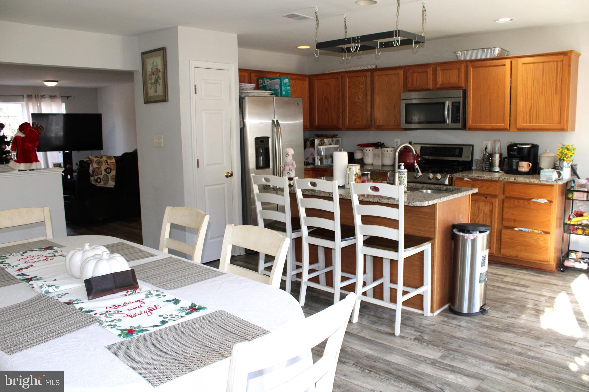 PARADISE - Residential Lease