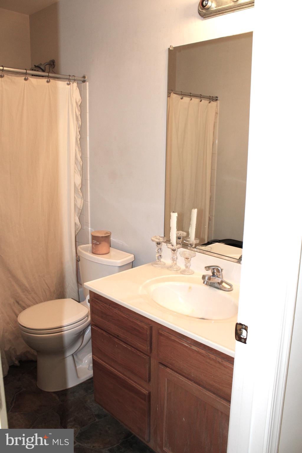 PARADISE - Residential Lease