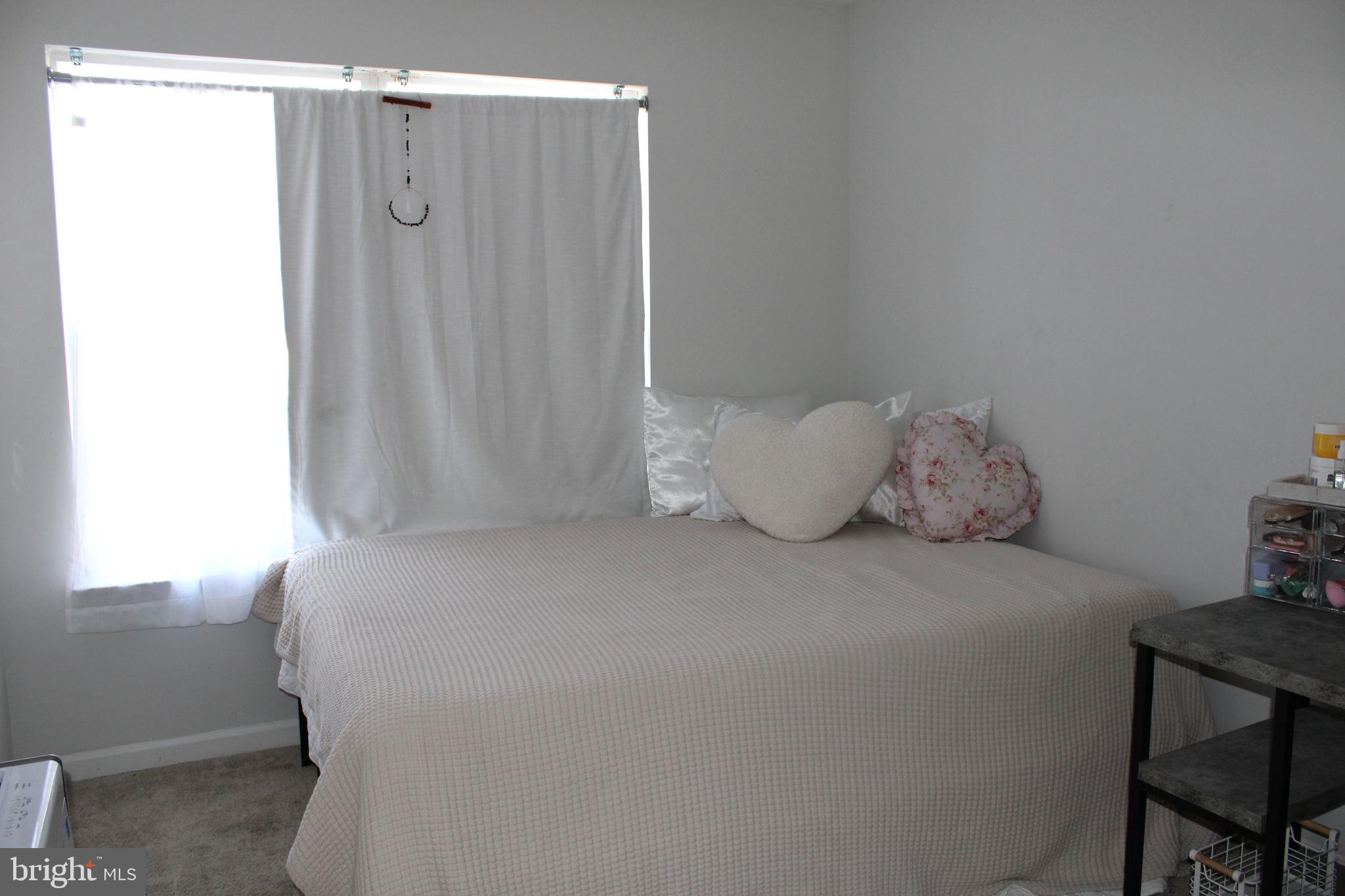 PARADISE - Residential Lease