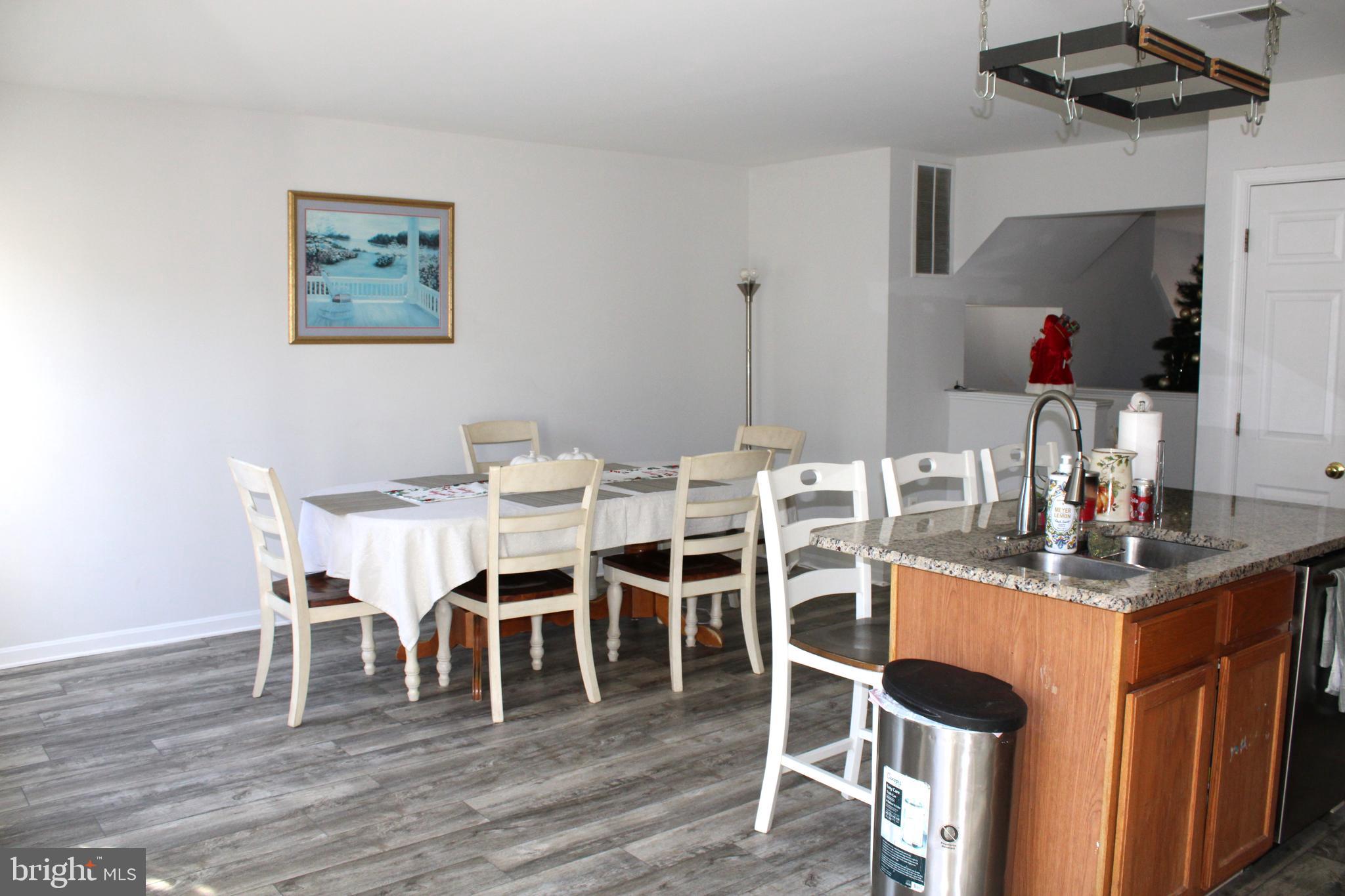 PARADISE - Residential Lease