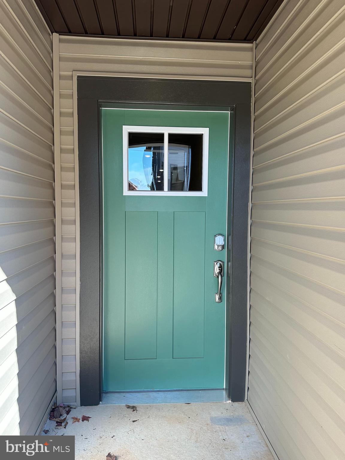 1206 CRESTED WOOD DRIVE