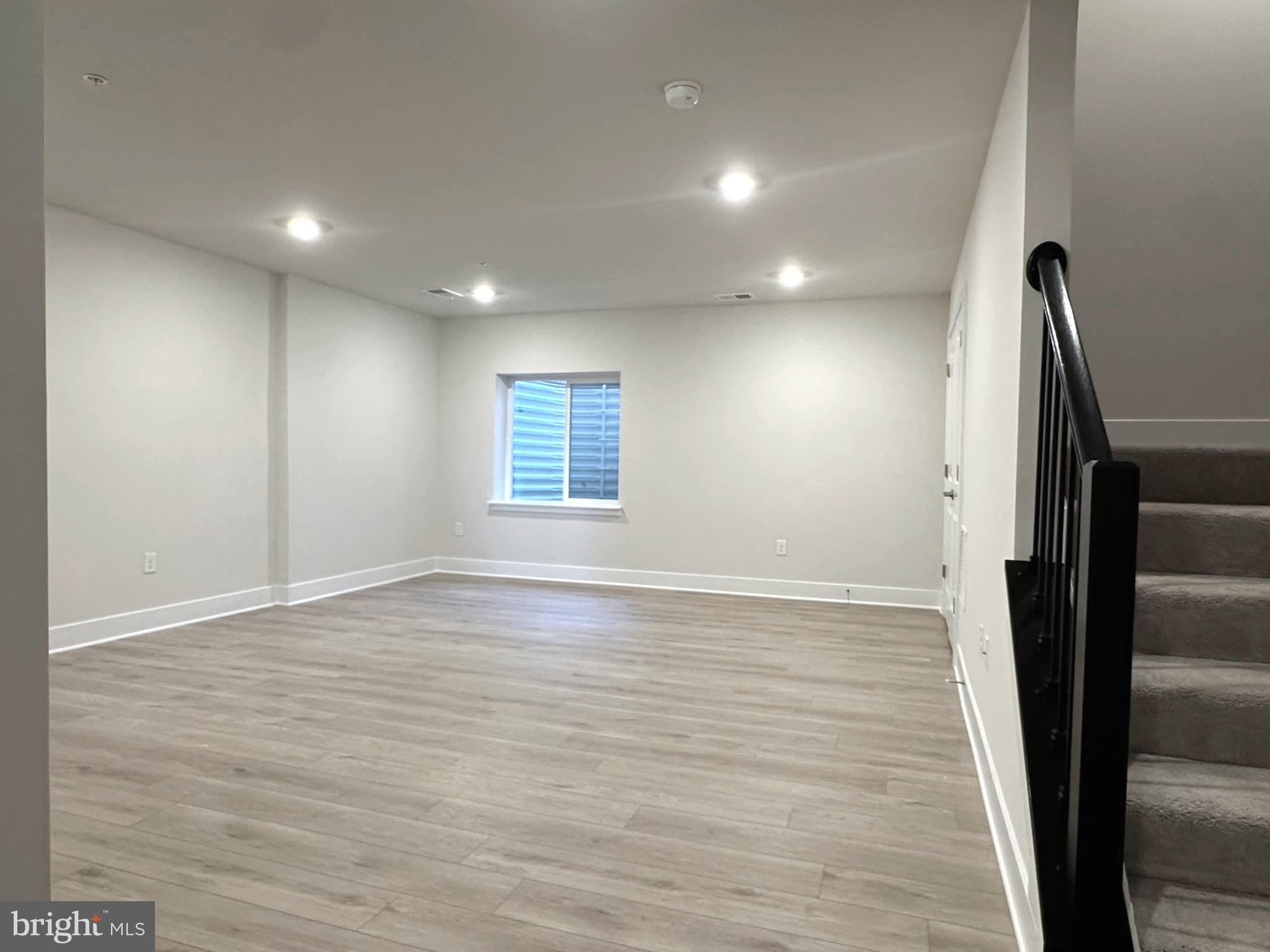 1206 CRESTED WOOD DRIVE