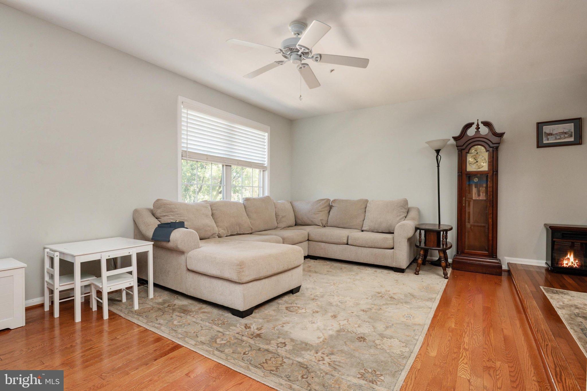 1104 NIBLICK COURT
