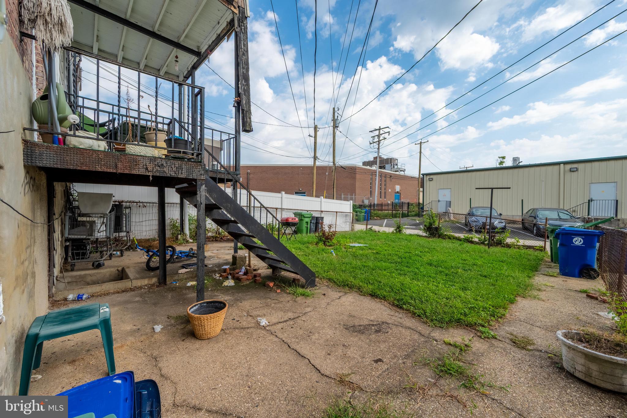EAST BALTIMORE MIDWAY - Residential