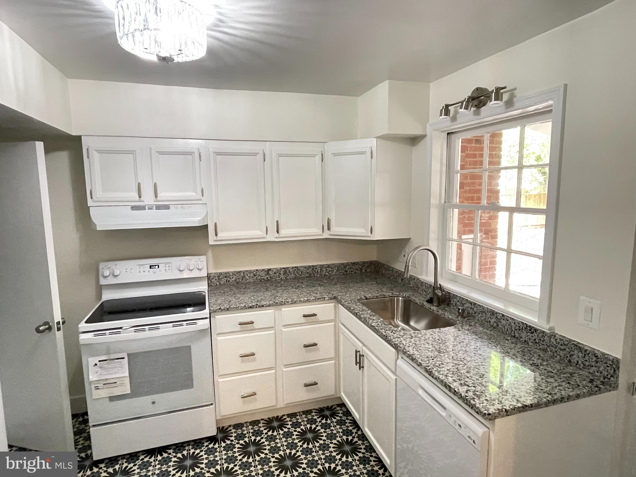 PT ROCKVILLE OUT RES - Residential Lease