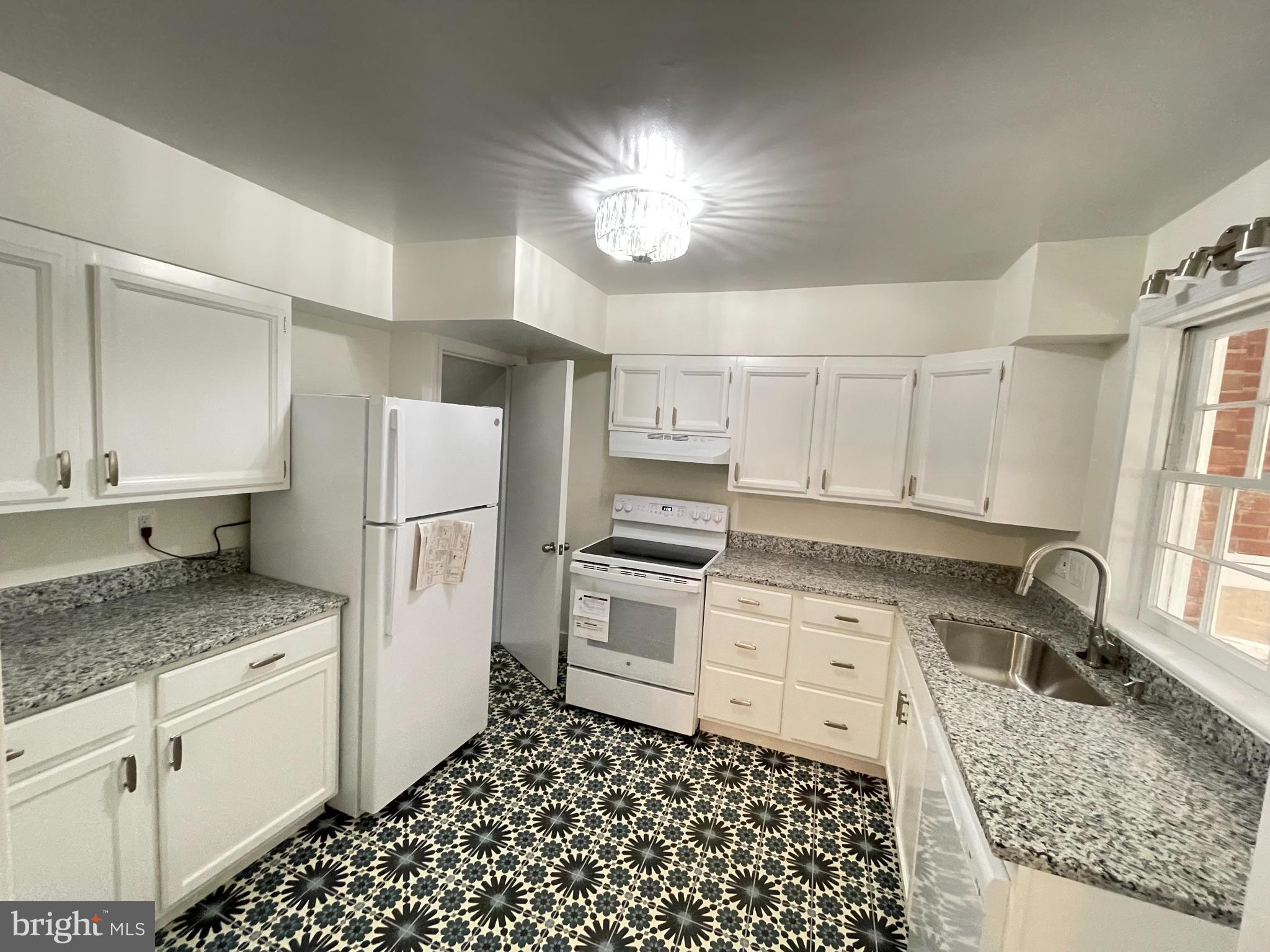 PT ROCKVILLE OUT RES - Residential Lease