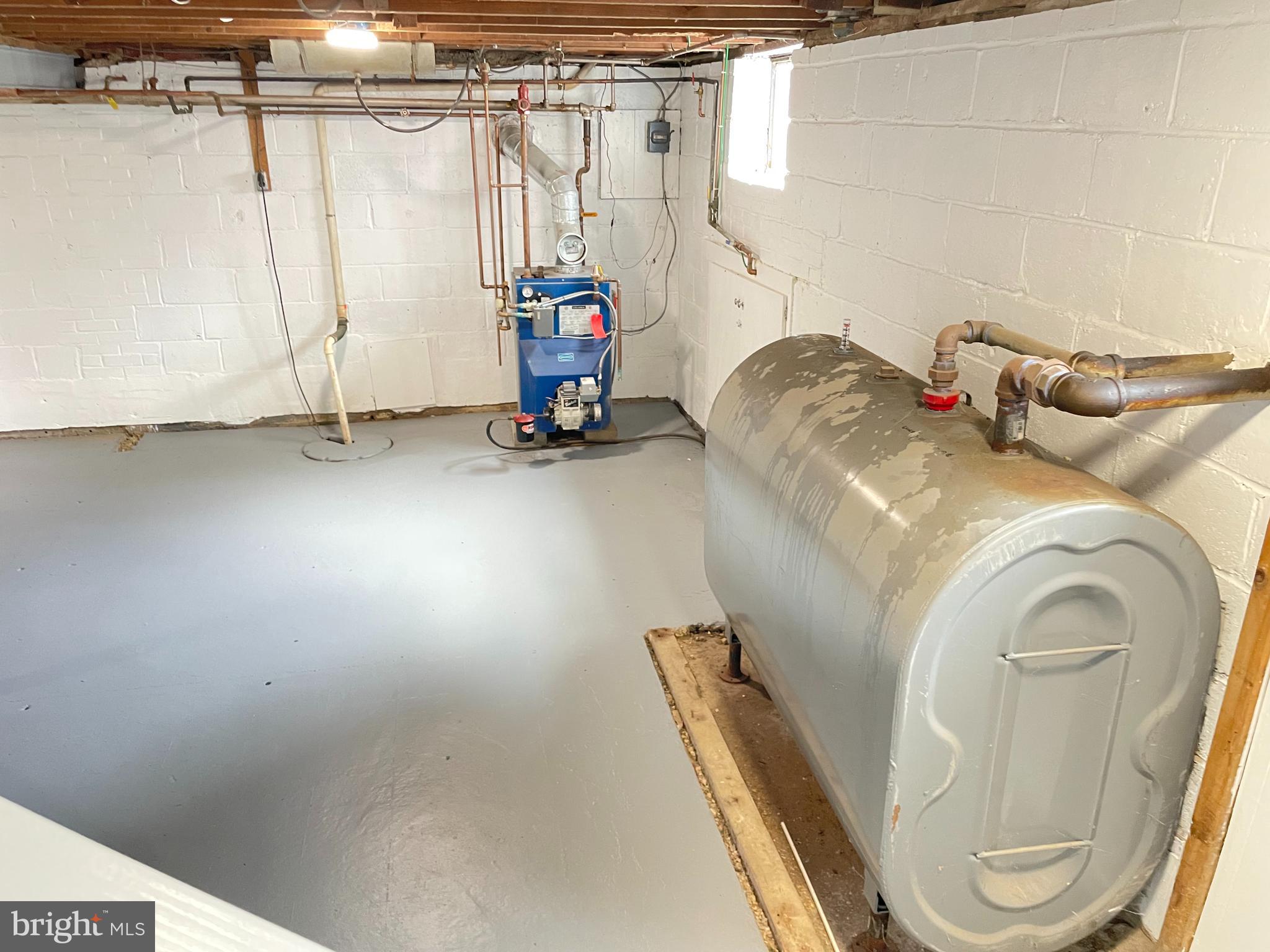 PT ROCKVILLE OUT RES - Residential Lease