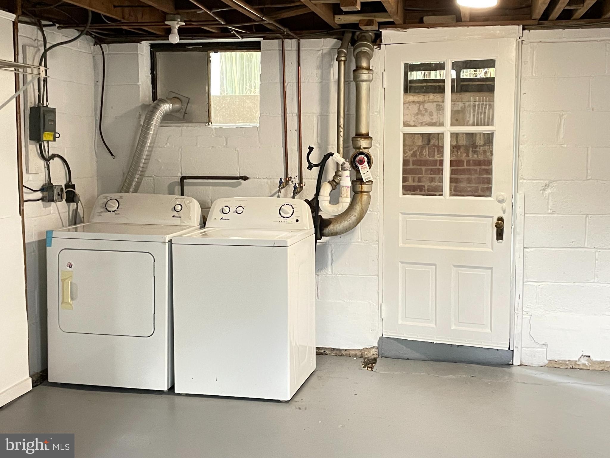 PT ROCKVILLE OUT RES - Residential Lease