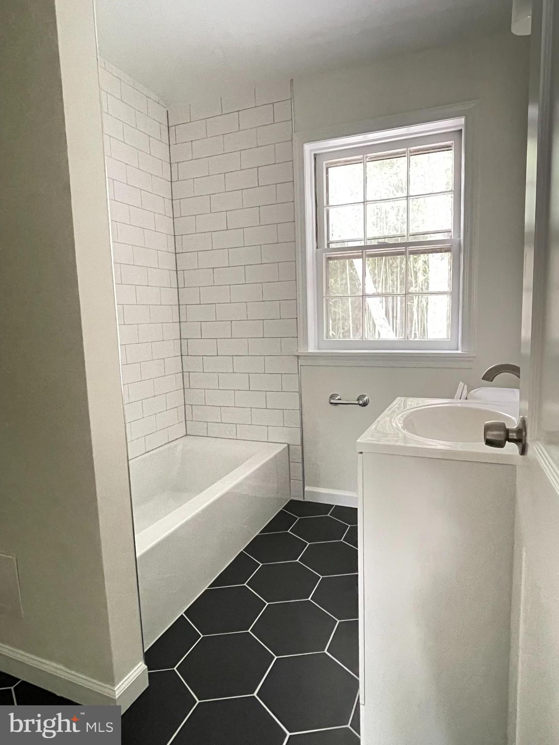 PT ROCKVILLE OUT RES - Residential Lease