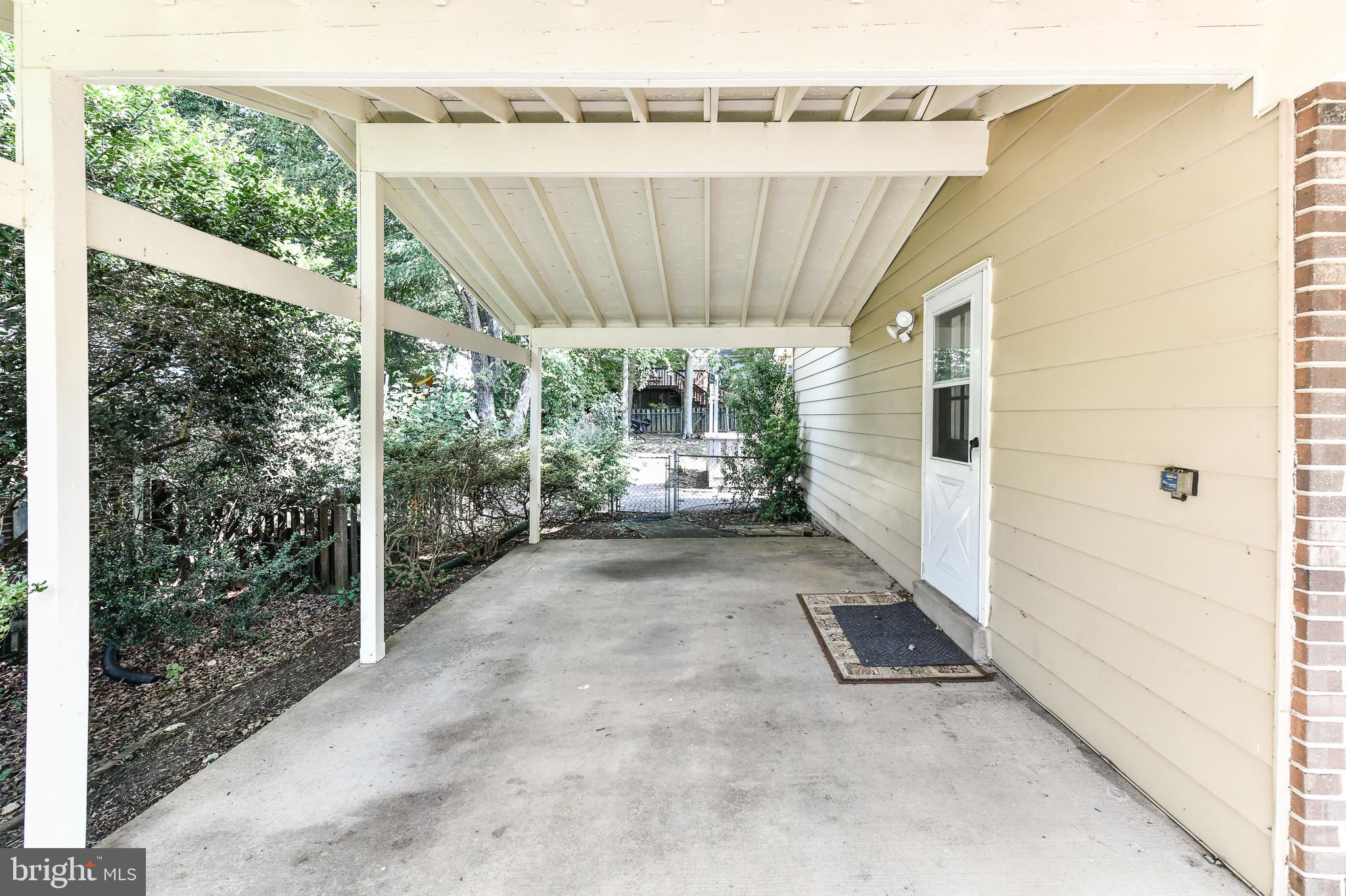 BRIARWOOD - Residential Lease