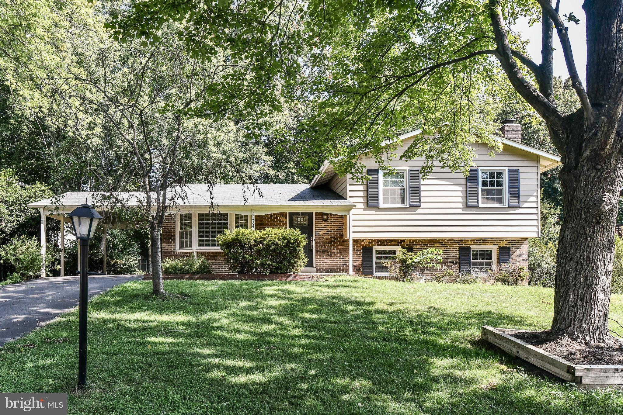 Stunning split level in Briarwood neighborhood of Fairfax. 4 bed 2 bath SFH w/ carport. Upgraded kitchen with Silestone counters. Fully updated baths. Generous sized rooms. Fresh paint throughout some of the home. Wonderful private backyard with oversized deck and fully fenced yard w/ storage shed. Great community and close to everything. Pets on a case-by-case basis. PRIME location. The home is in the award-winning Fairfax County Public School System, Laurel Ridge Elementary and Robinson Secondary. There are Express Buses to the Pentagon as you enter the community. Along with nearby Shopping, Restaurants, Parks, Movie Theatres, Virginia Railway Express (VRE) and so much more. You are minutes away from two airports, Fair Oaks Mall, Tysons Corner, Metro Stations, Braddock Rd, minutes from Fairfax County Parkway and I495 and Washington, DC.