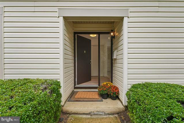 W AVON DRIVE 11