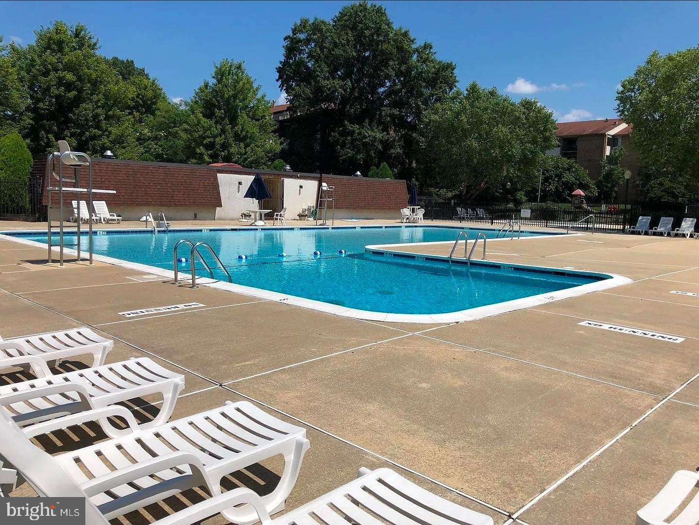 CHERRY GLEN - Residential