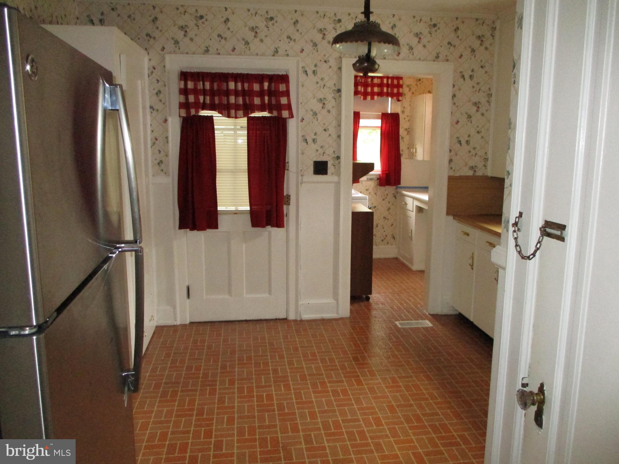 MAUGANSVILLE - Residential Lease