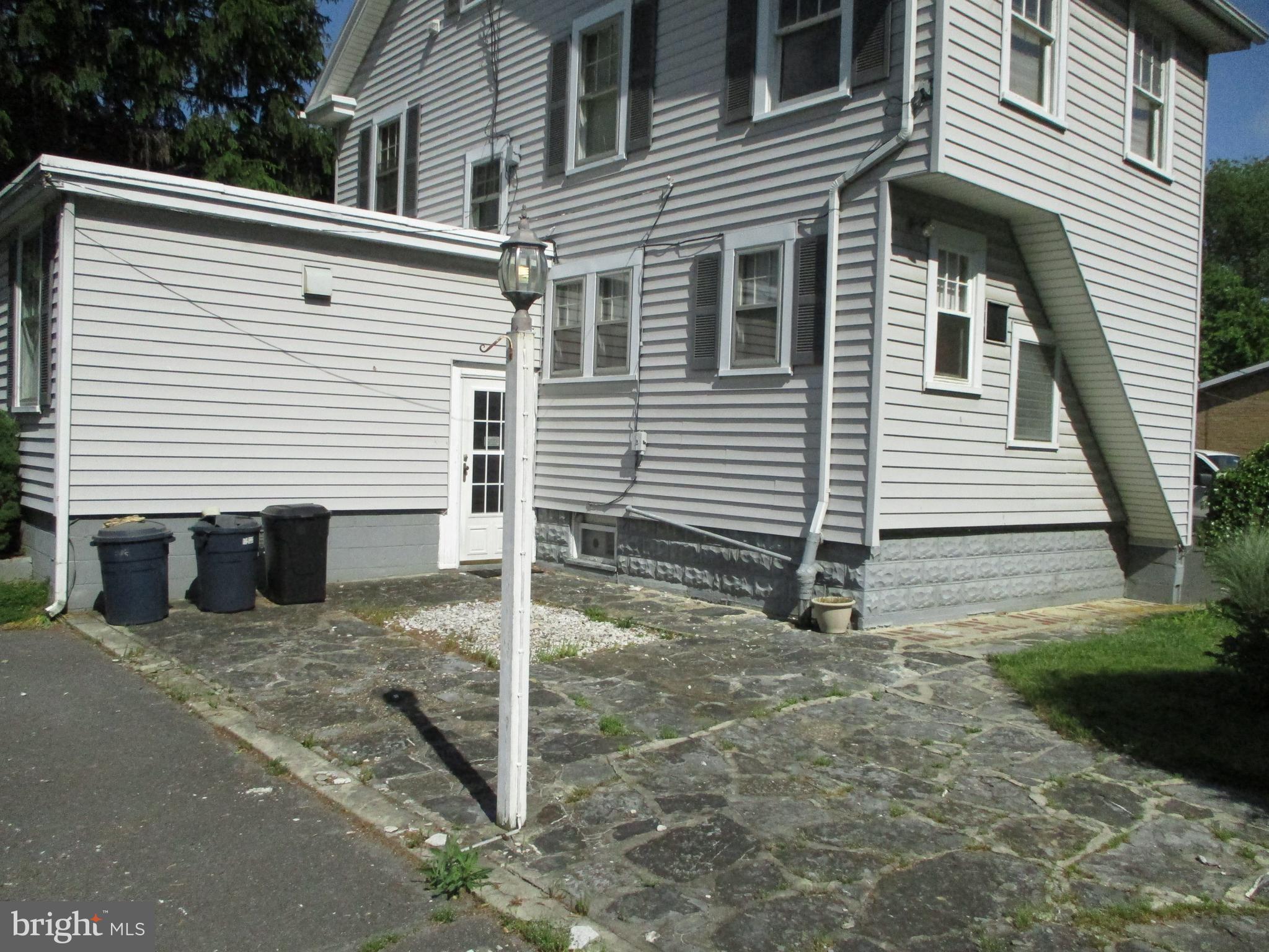 MAUGANSVILLE - Residential Lease