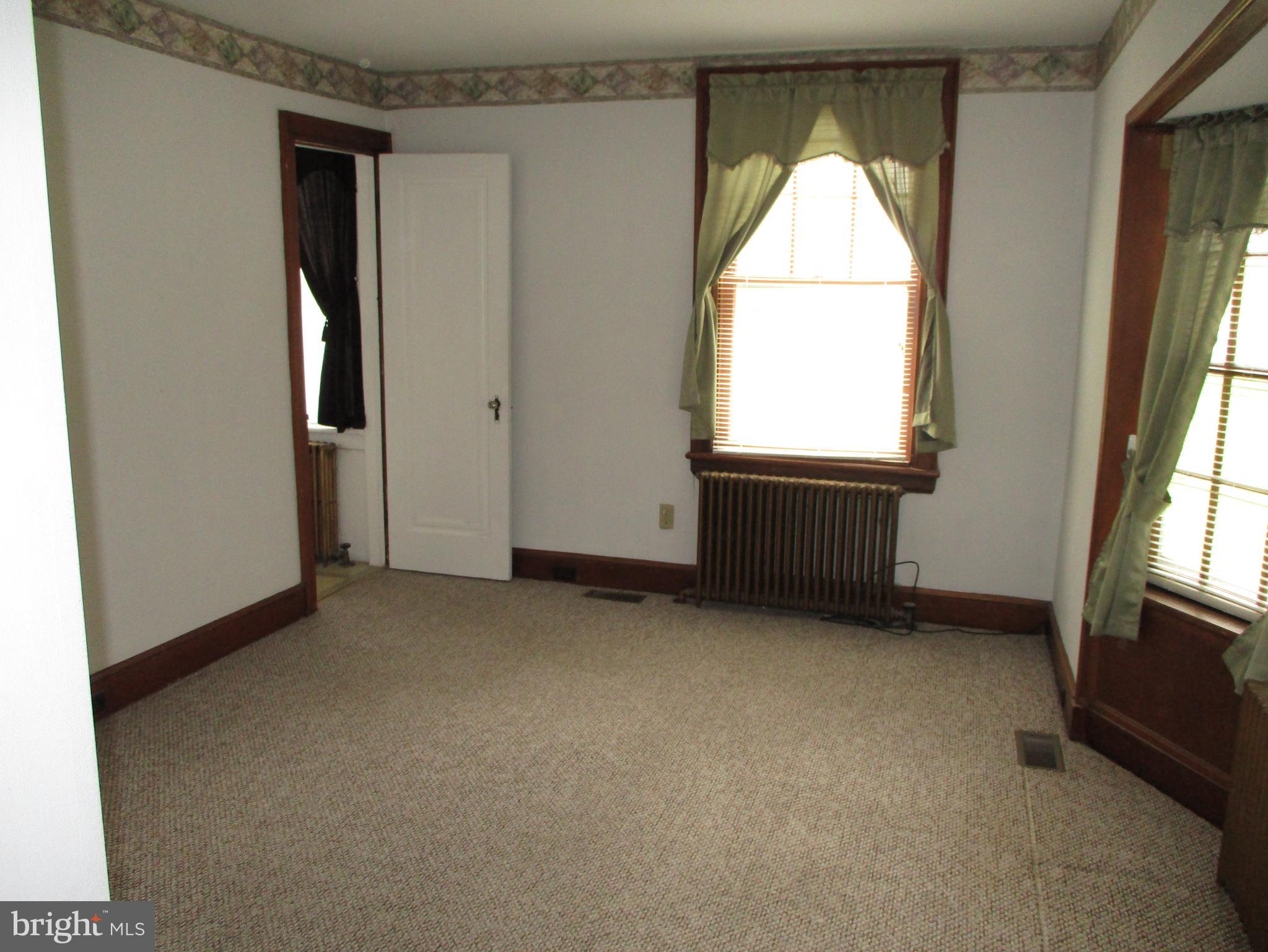 MAUGANSVILLE - Residential Lease